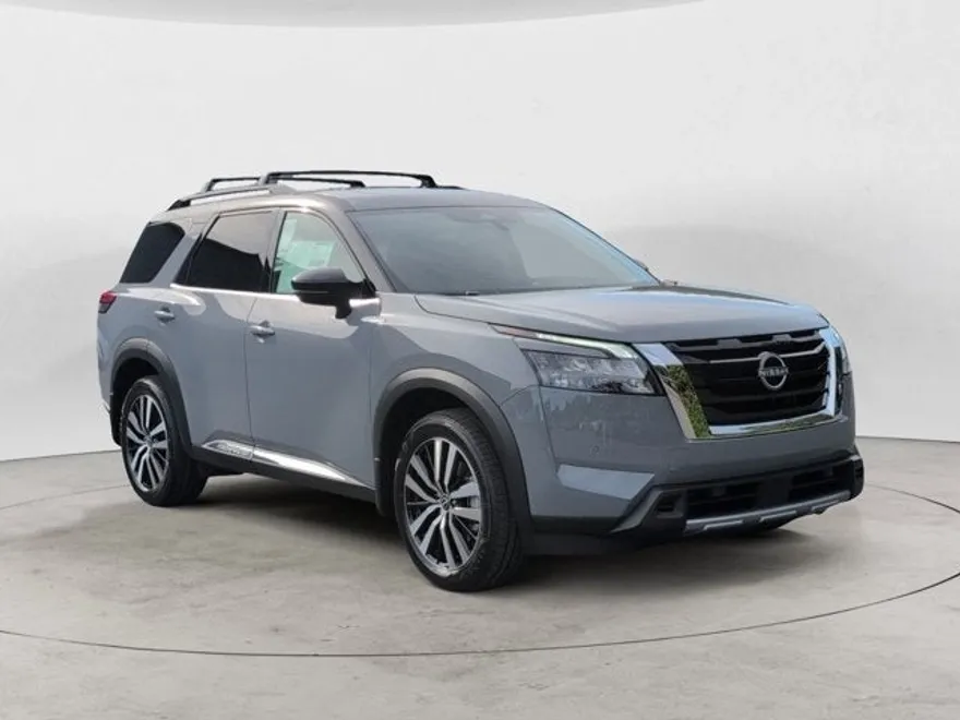 2025 Nissan Pathfinder Platinum photo 1