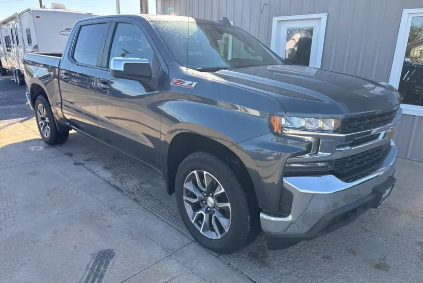 2021 Chevrolet Silverado 1500 LT photo 1