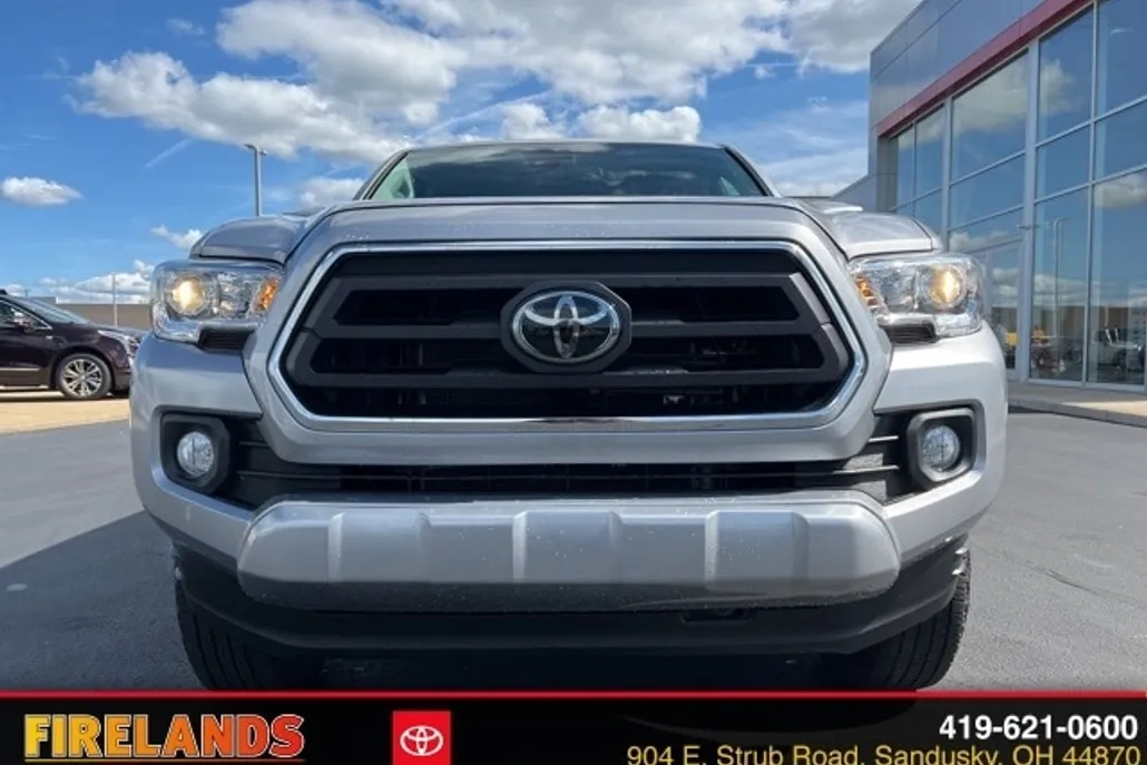 2020 Toyota Tacoma SR5 Double Cab photo 1