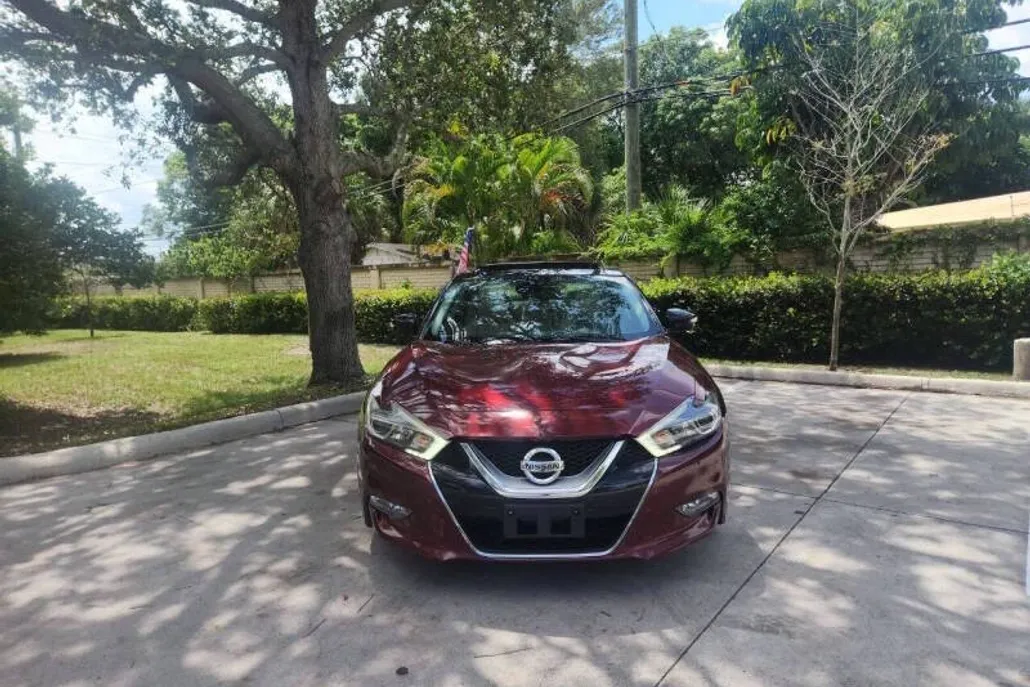 2017 Nissan Maxima Platinum photo 1