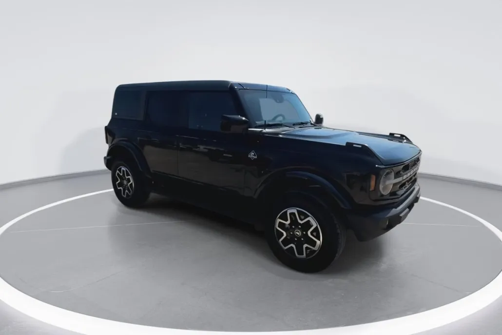2023 Ford Bronco Outer Banks photo 1