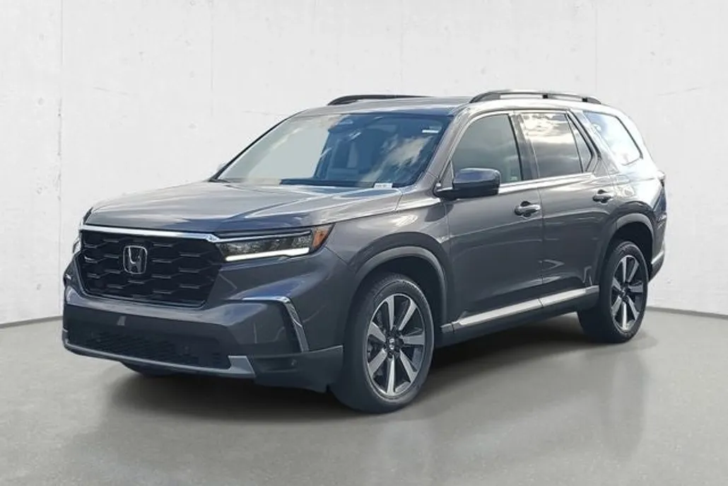 2025 Honda Pilot Touring photo 1