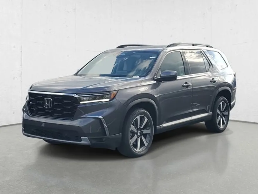 2025 Honda Pilot Touring photo 1