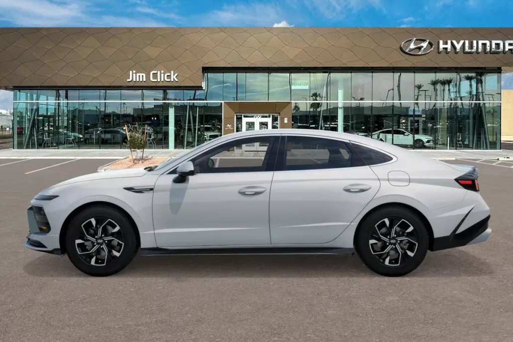 2025 Hyundai Sonata SEL photo 1