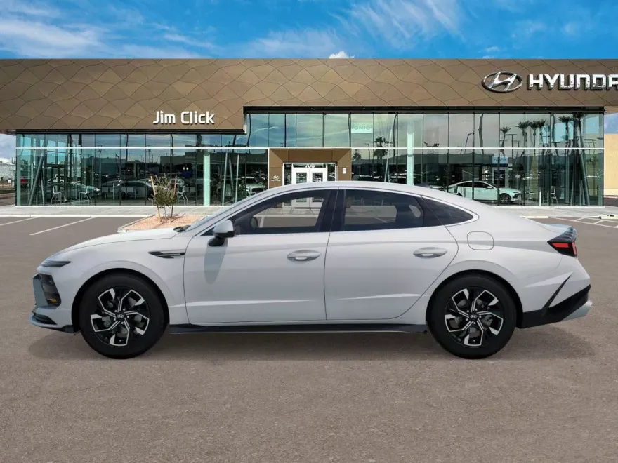 2025 Hyundai Sonata SEL photo 1