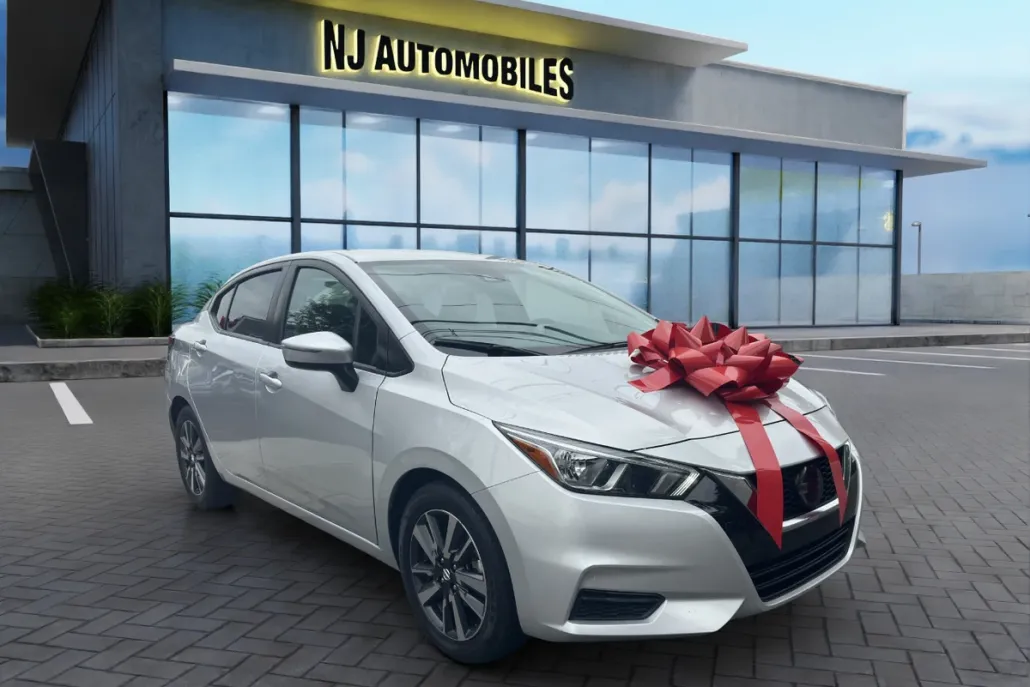 2021 Nissan Versa SV photo 1