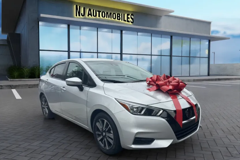 2021 Nissan Versa SV photo 1