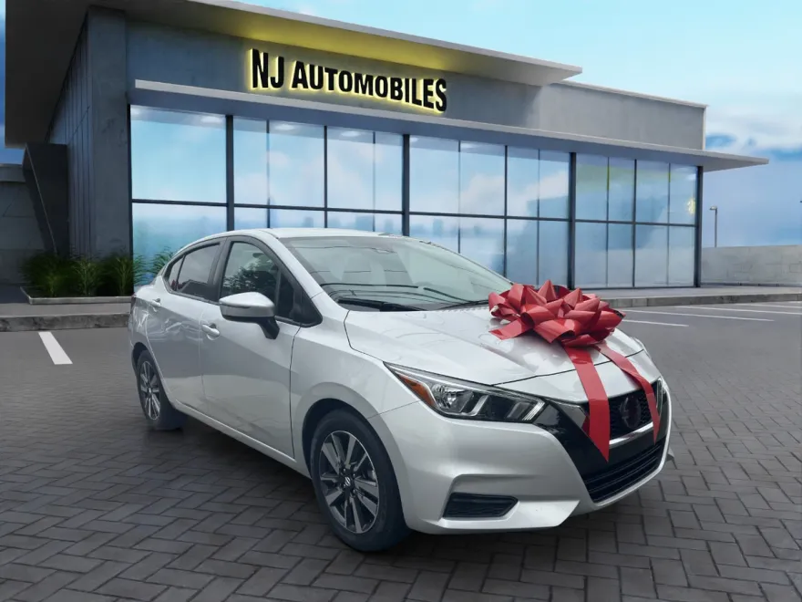 2021 Nissan Versa SV photo 1