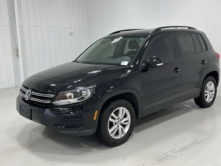2017 Volkswagen Tiguan S photo 1