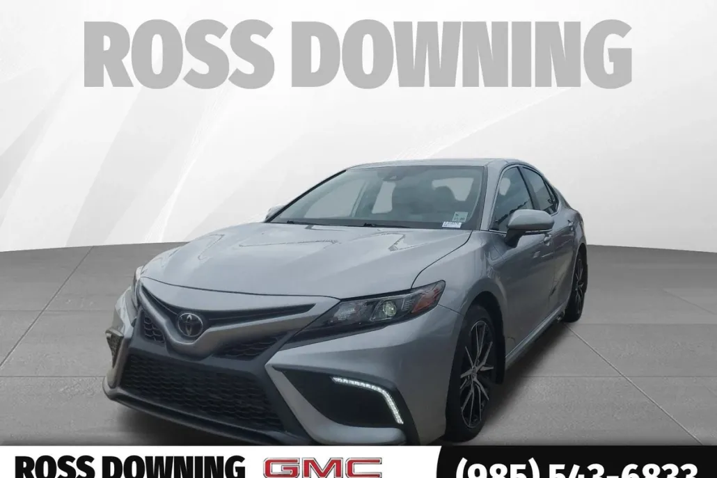 2023 Toyota Camry SE photo 1