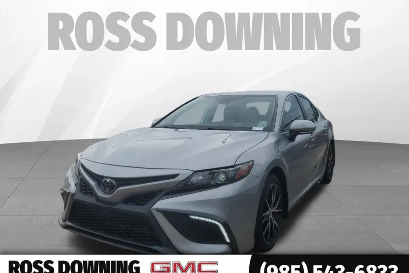 2023 Toyota Camry SE photo 1