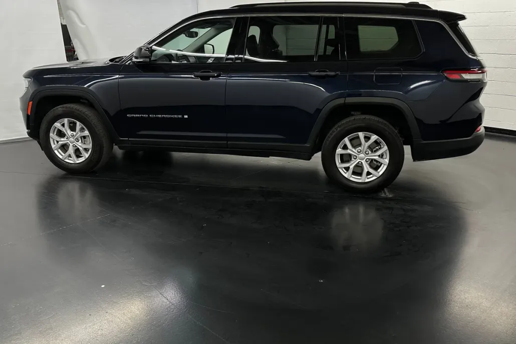 2023 Jeep Grand Cherokee Limited photo 1