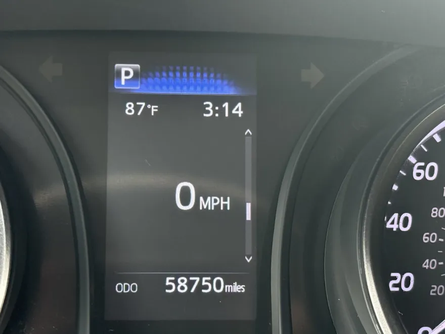 2023 Toyota Camry SE photo 1