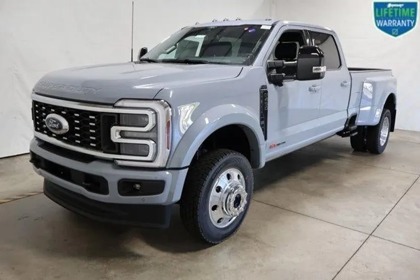 2026 Ford F-450 Platinum photo 1
