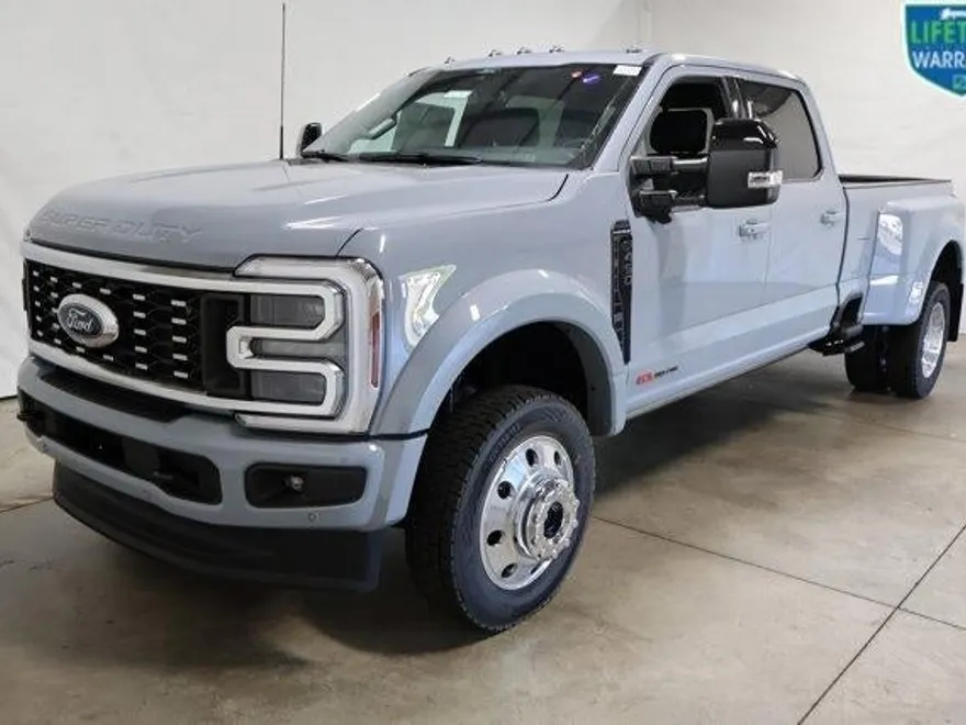 2026 Ford F-450 Platinum photo 1