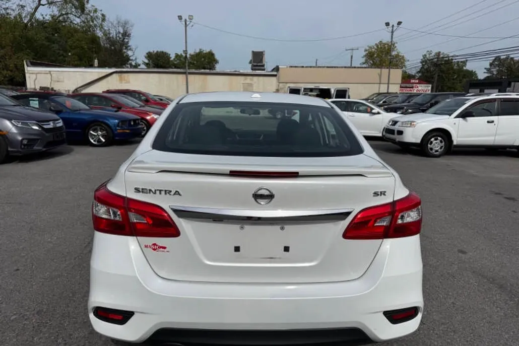 2017 Nissan Sentra SR photo 1