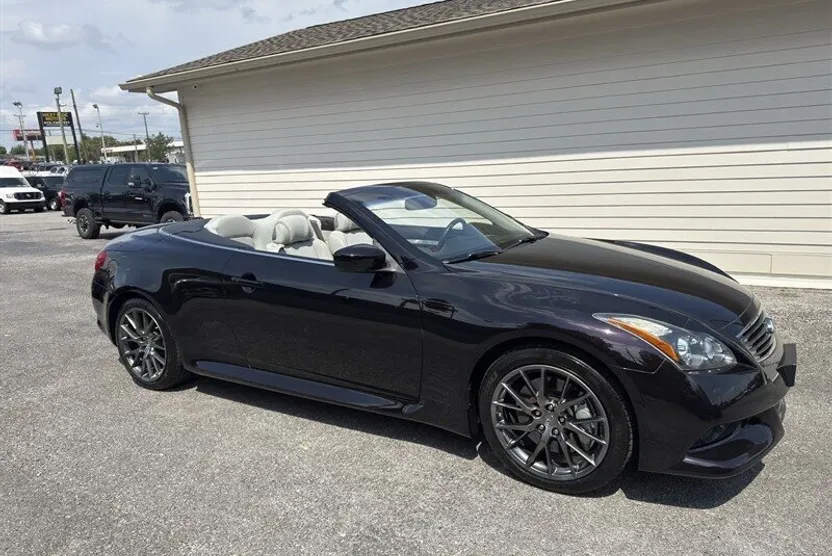 2013 Infiniti G37 IPL Convertible photo 1