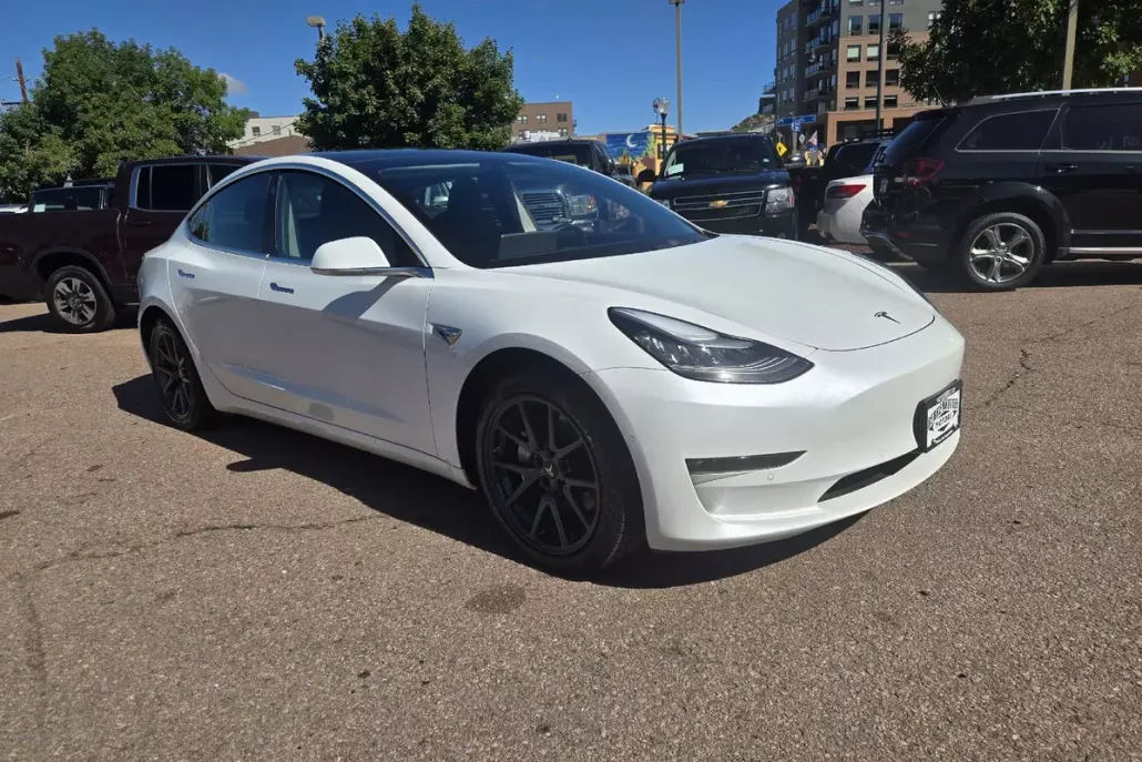 2019 Tesla Model 3 Long Range photo 1