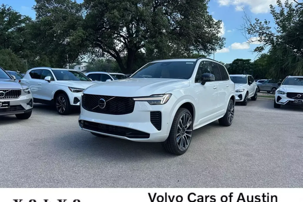 2026 Volvo XC90 AWD photo 1