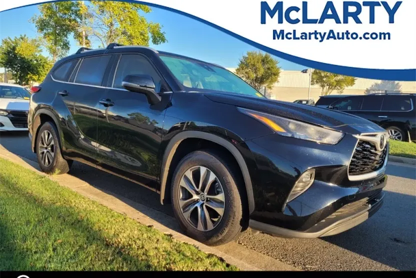 2024 Toyota Highlander XLE photo 1