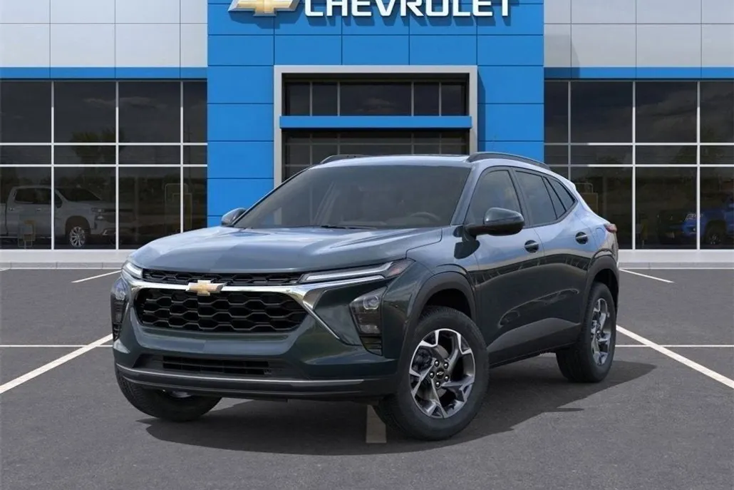 2025 Chevrolet Trax LT photo 1