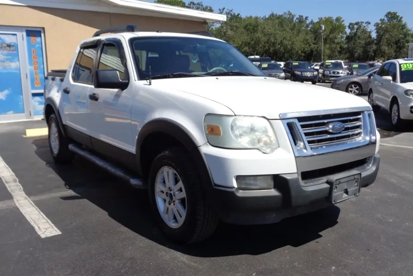 2007 Ford Explorer Sport Trac XLT photo 1