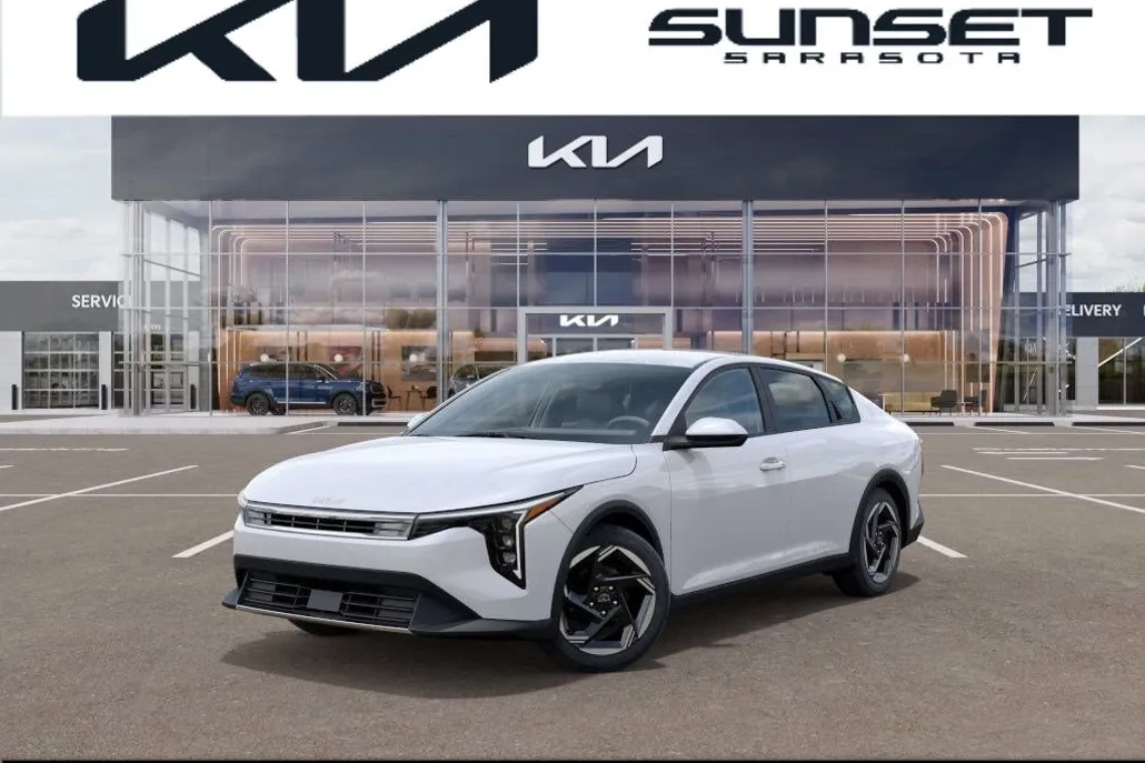 2025 Kia K4 EX photo 1