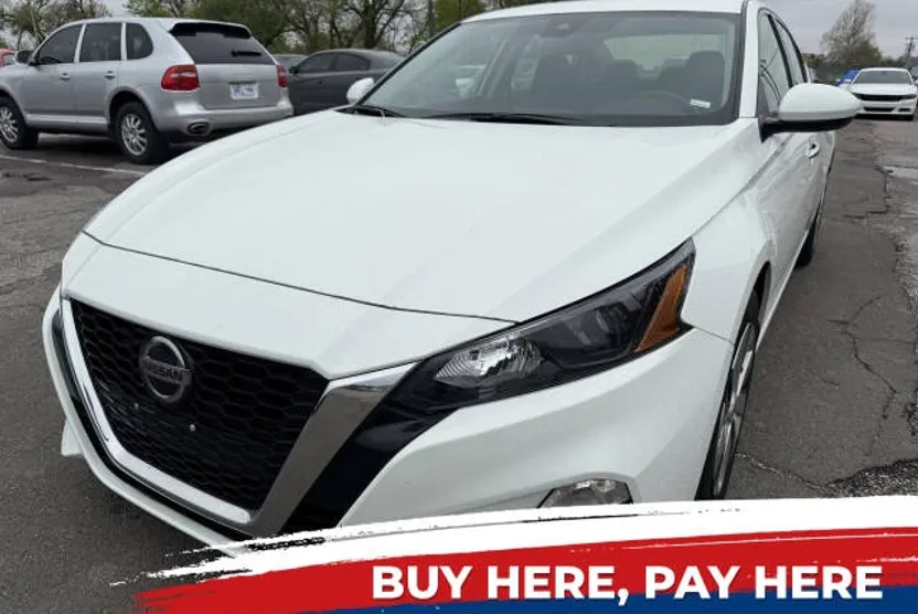 2022 Nissan Altima S photo 1