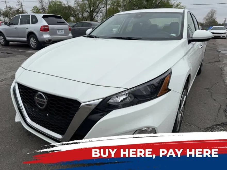 2022 Nissan Altima S photo 1