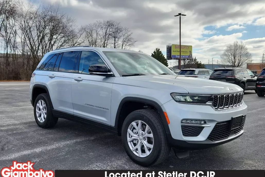 2022 Jeep Grand Cherokee Limited Sport photo 1