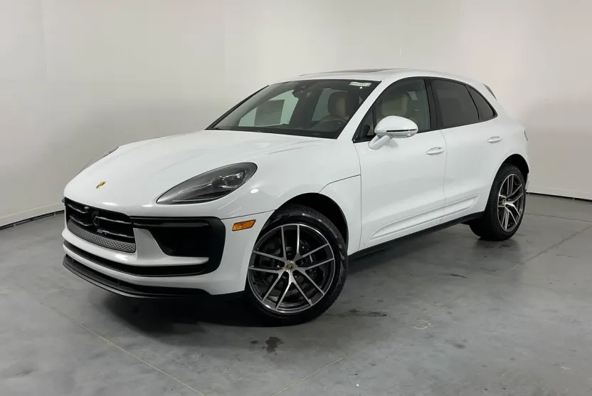 2026 Porsche Macan T photo 1