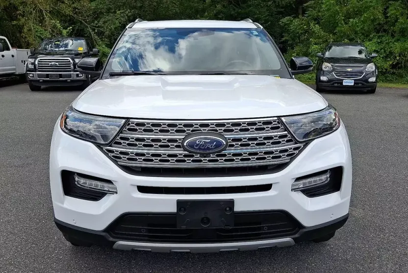 2023 Ford Explorer Limited photo 1