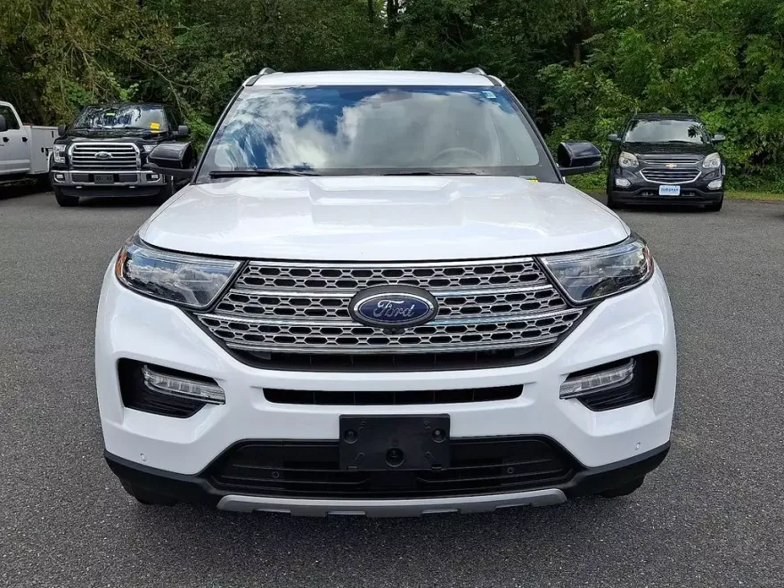2023 Ford Explorer Limited photo 1