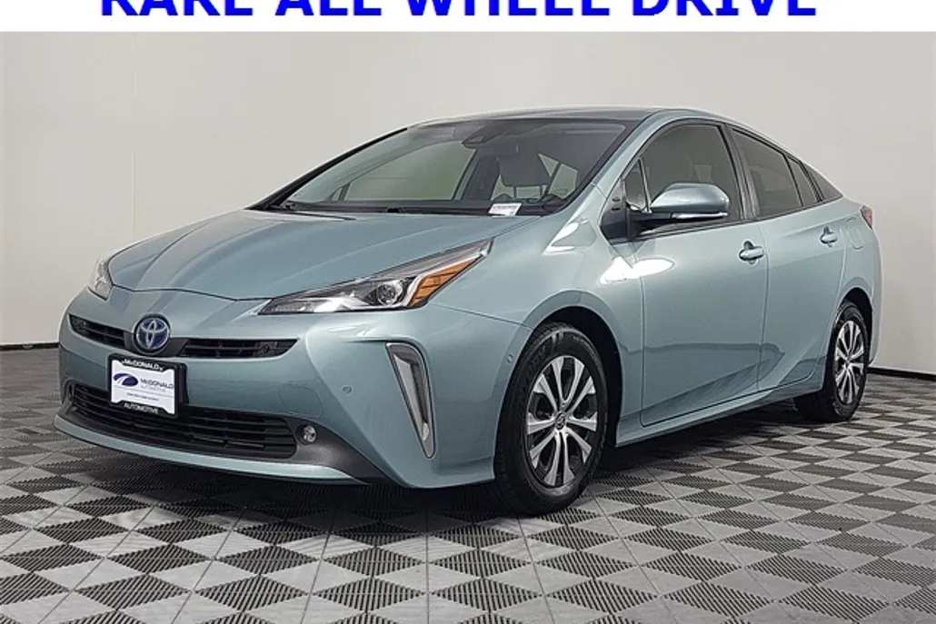 2021 Toyota Prius LE AWD-e photo 1