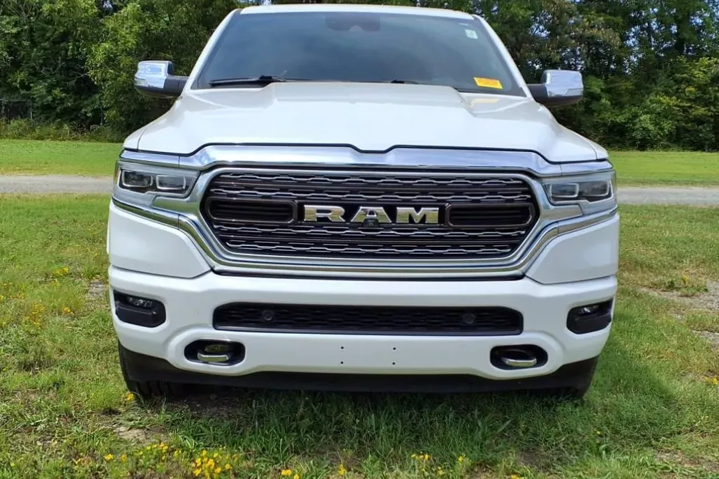 2022 Ram 1500 Limited photo 1