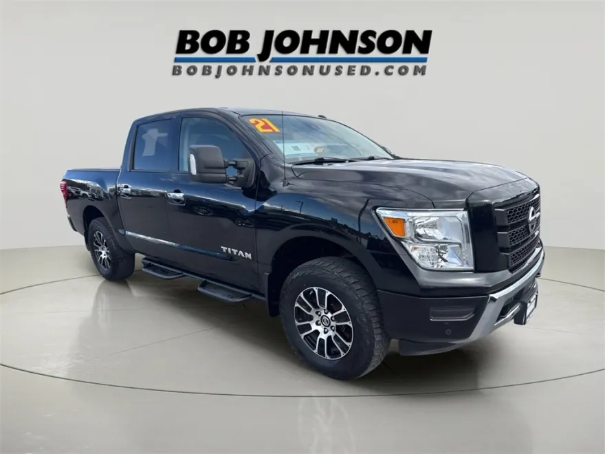 2021 Nissan Titan Crew Cab SV photo 1