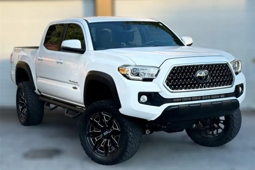 2019 Toyota Tacoma Double Cab TRD Off-Road photo 1