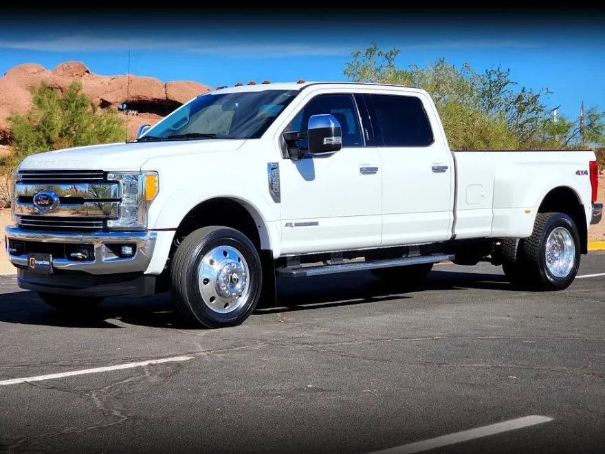 2017 Ford F-450 Lariat photo 1