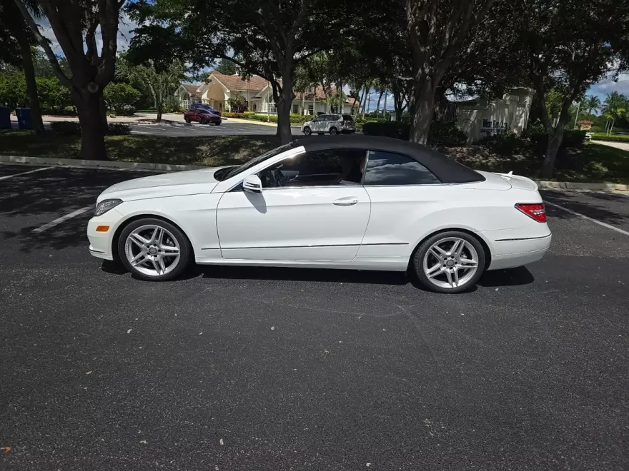 2013 Mercedes Benz E 350 photo 1