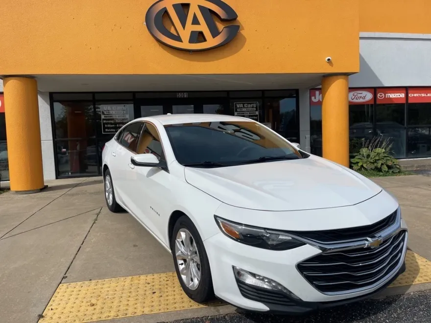 2024 Chevrolet Malibu 1LT photo 1