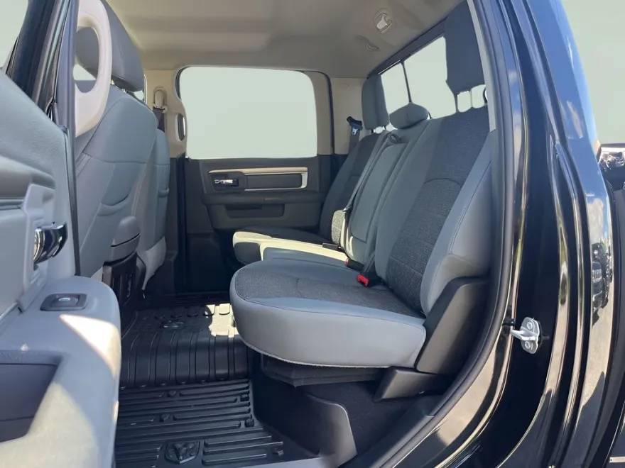 2019 Ram 1500 Classic Warlock photo 1