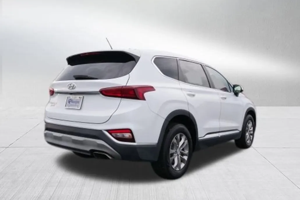 2019 Hyundai Santa Fe SE photo 1