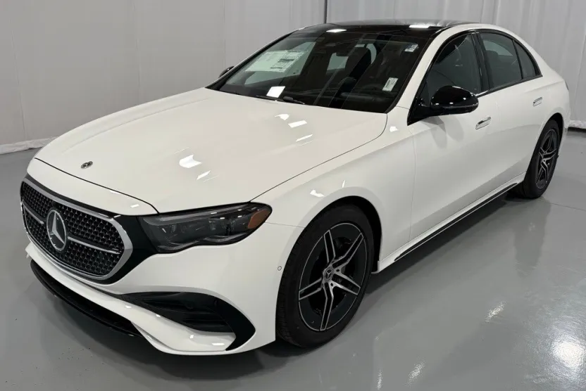 2026 Mercedes Benz E 4MATIC Sedan photo 1