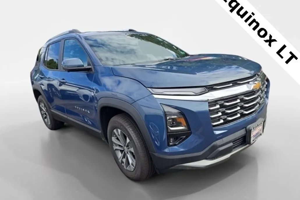 2025 Chevrolet Equinox LT photo 1