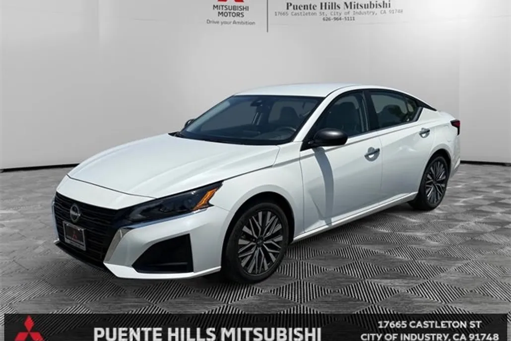 2024 Nissan Altima 2.5 SV photo 1