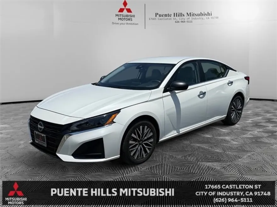 2024 Nissan Altima 2.5 SV photo 1