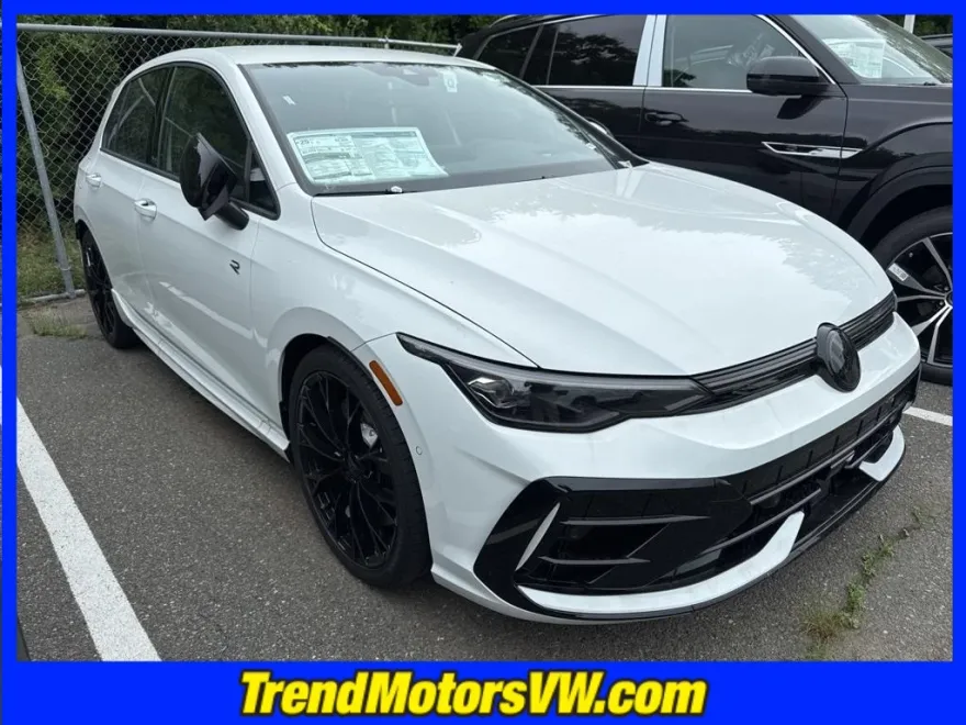 2025 Volkswagen Golf R photo 1