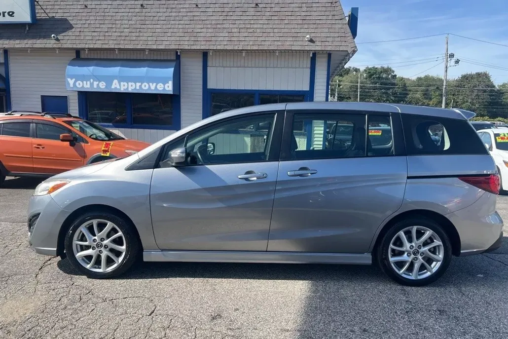 2013 Mazda Mazda5 Grand Touring photo 1