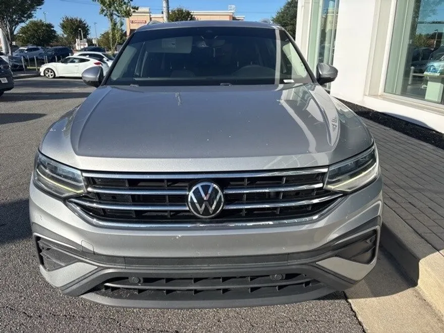 2022 Volkswagen Tiguan SE photo 1