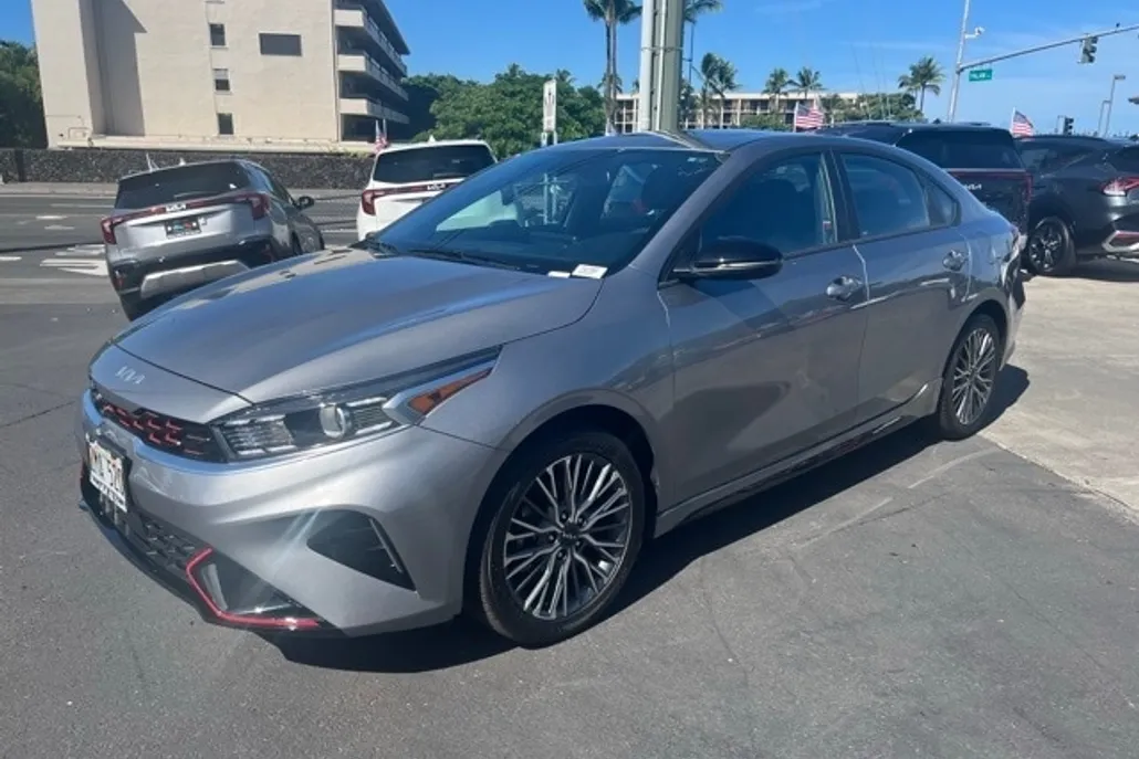 2024 Kia Forte GT-Line photo 1